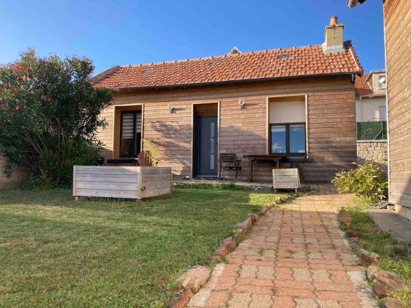 A la foto es mostra l'objecte Maisonnette Individuelle situat a la ciutat de Authie.
