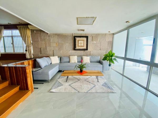 A la foto es mostra l'objecte Casa Luna Suites-4 situat a la ciutat de Monterrey.