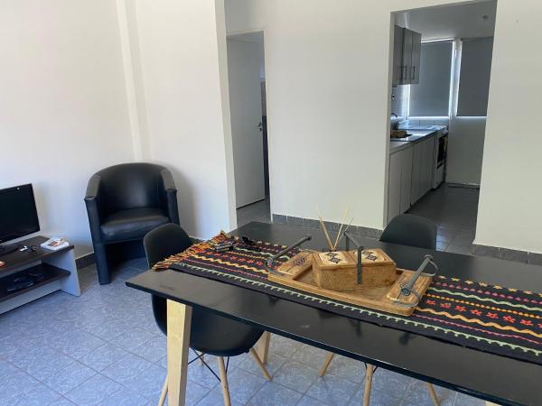照片显示了位于Cipolletti市的Casa Las Calandrias物件。