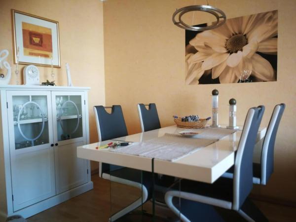 A la foto es mostra l'objecte Charming Holiday Home in Fehmarn near Seabeach situat a la ciutat de Fehmarn.
