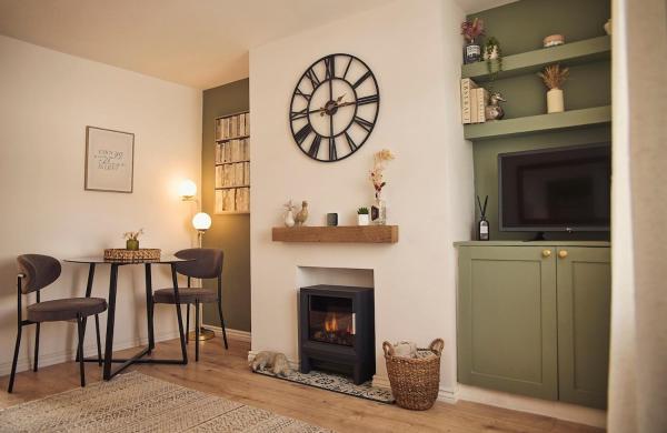 På billedet ses objektet Skye View Cosy Staffordshire Retreat beliggende i byen Checkley.