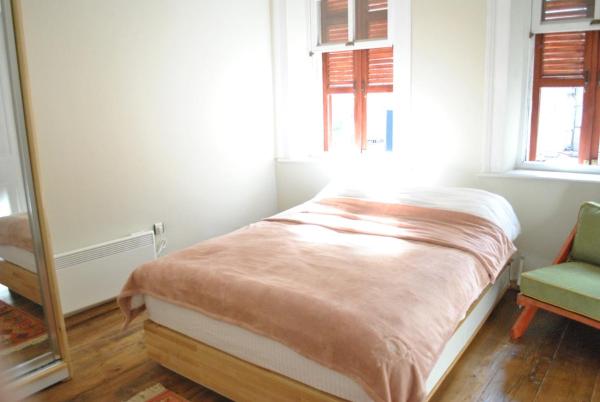 A la foto es mostra l'objecte Maris Greek House situat a la ciutat de Konak.