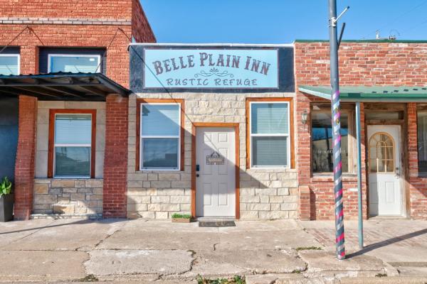 Nella foto è visibile l'oggetto Belle Plain Inn situato nella città di Baird.