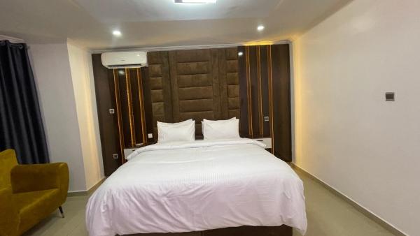 Στη φωτογραφία φαίνεται το αντικείμενο 4 Bedroom Apartment που βρίσκεται στην πόλη Λάγος.