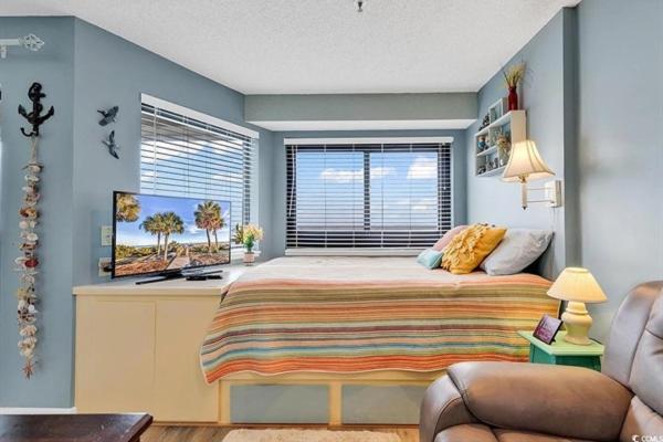 Gorgeous Oceanview Efficiency Condo MB Resort 10th FLoor, Myrtle Beach