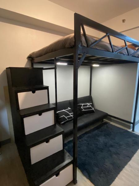 Foto 1: Spacious studio at fairview quezon with VERY FAST WIFI infront of SM