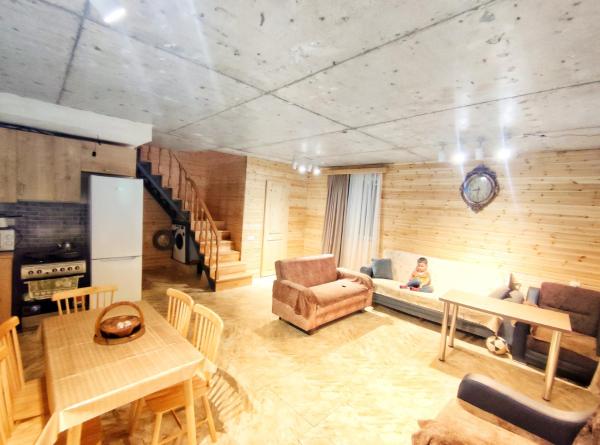 På billedet ses objektet Lashaus beliggende i byen Goderdzi.