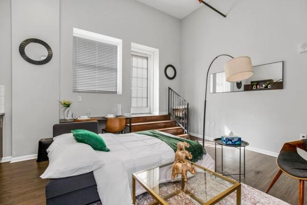 Comfy 1BR-Parking, Rooftop, Near Arrowhd & TMobile, Kansas City