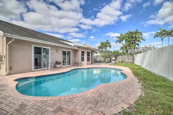 På billedet ses objektet 3BR Home with Private Pool near Sawgrass Mills Mall beliggende i byen Lauderhill.