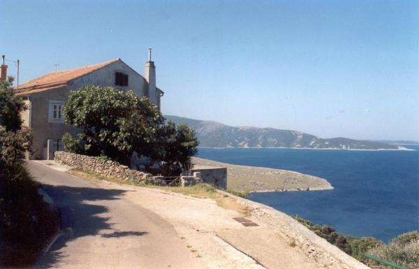På billedet ses objektet Holiday house with a parking space Ustrine, Cres - 22967 beliggende i byen Belej.