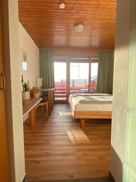 A la foto es mostra l'objecte Charmantes Doppelzimmer in Simmersfeld Perfekt für Entspannung und Naturerlebnisse situat a la ciutat de Simmersfeld.