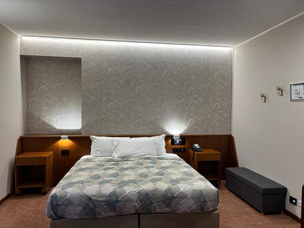 Na zdjęciu widoczny jest obiekt Villa Nasti Hotel Ristorante położony w mieście Asso.