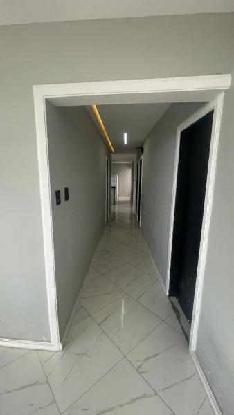 På bildet vises objektet Apartamento 3 quartos no centro som ligger i byen Serrinha.
