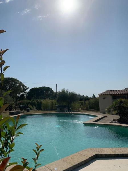 På billedet ses objektet Location maison provençale beliggende i byen Plan-dʼOrgon.