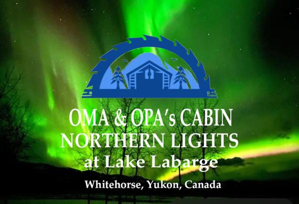 Na zdjęciu widoczny jest obiekt Oma's and Opa's Northern Lights Viewing Cabin położony w mieście Upper Laberge.