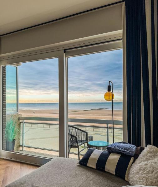 The photo shows the Falcon located in the city of Miami Wijk.