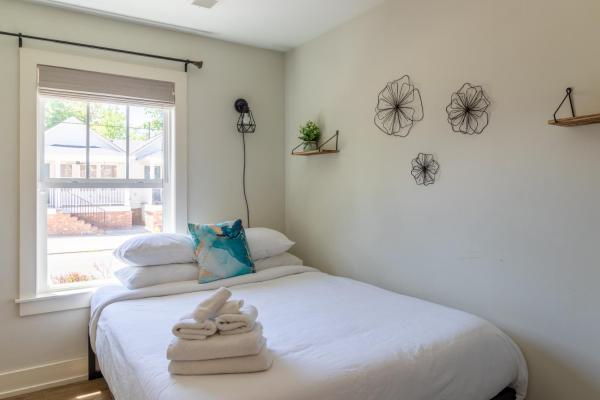 Billede 6: Fenced in backyard, 7 minutes from Downtown 2 bedroom