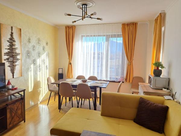 Op de foto is het object Sunny Mountain View apartment te zien, gelegen in de stad Razlog.