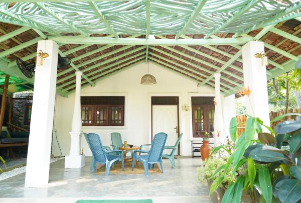 Na zdjęciu widoczny jest obiekt Avalon Pillow Park Hiriketiya położony w mieście Dickwella.