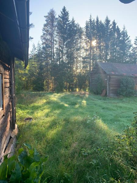 På bildet vises objektet Timmerstugan Dalarna - nära Mora och Orsa Grönklitt som ligger i byen Kallmora.