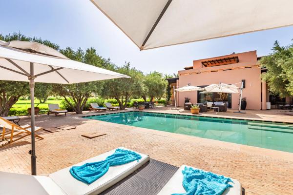 Na fotografii je vidět objekt Villa Zaria Marrakech Heated Pool Family Friendly 25 Min To Medina nacházející se ve městě Marakéš.