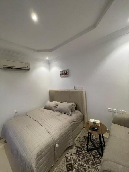 A la foto es mostra l'objecte استديو صغير حي الملقا دخوُل ذكي situat a la ciutat de Riad.