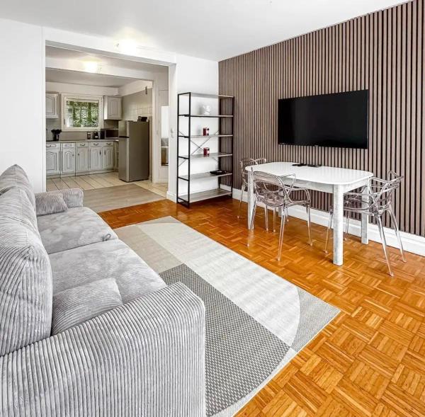A la foto es mostra l'objecte Spacious and Family Apartment situat a la ciutat de Fresnes.