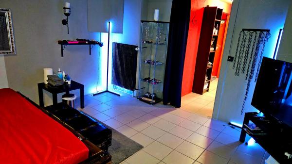 Na zdjęciu widoczny jest obiekt Erwachsenen Zimmer, Spielzimmer, Playroom położony w mieście Flurlingen.
