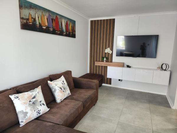 Bilde 4: Unit 2 at 9 la Roche Self Catering Apartments