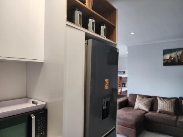 Bilde 7: Unit 2 at 9 la Roche Self Catering Apartments