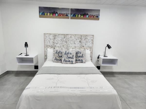 Billede 8: Unit 3 at 9 La Roche Self Catering Apartments
