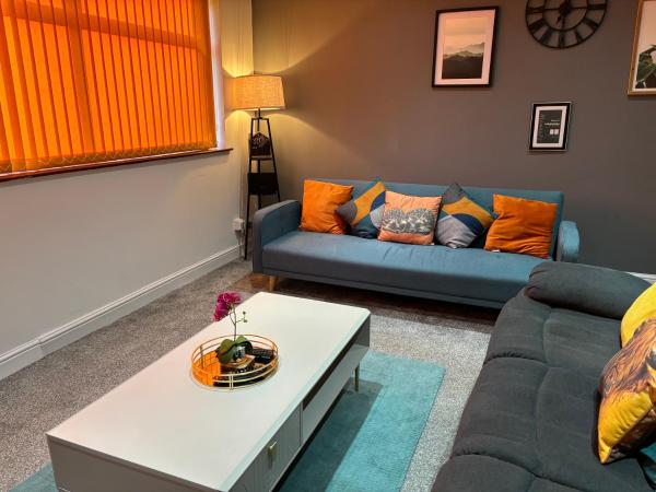 Auf dem Foto ist das Objekt Hilltop Place Suites 3 Bedrooms 4 beds for CONTRACTORS with FREE PARKING FOR VANS in der Stadt Hatfield zu sehen.