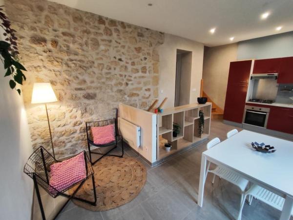A la foto es mostra l'objecte 2 bedroom house situat a la ciutat de Talence.