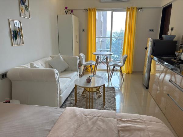 A la foto es mostra l'objecte Elegant Escape , the complete home situat a la ciutat de Pune.