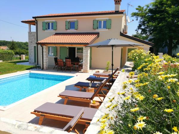 På billedet ses objektet Villa Stella Juricani for 6 people near Umag with private pool only 4 km from the beach beliggende i byen Umag.