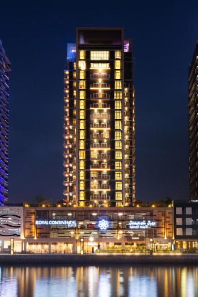 Na fotografii je vidět objekt Royal Continental Suites Business Bay - Deluxe Apartments nacházející se ve městě Dubaj.