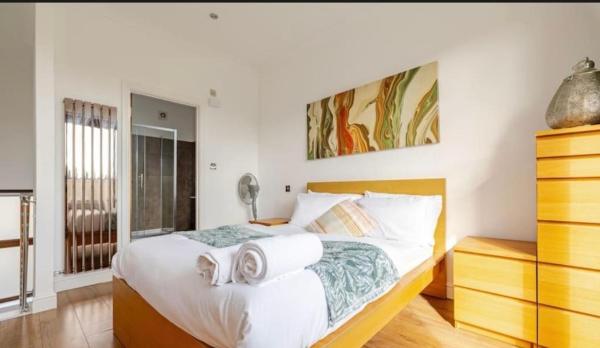 Bethel Suite Canning Town - Free Parking - Londra