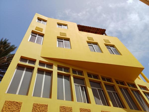 A la foto es mostra l'objecte Casa Amarela situat a la ciutat de Ponta do Sol.