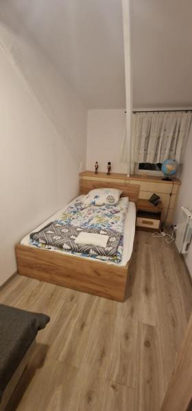 Auf dem Foto ist das Objekt Cudowny zakątek BIS in der Stadt Czerna zu sehen.