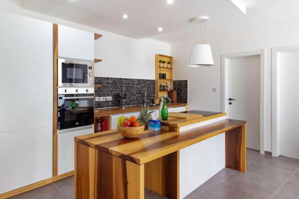Elegant 2br Apartment Close To Beach And Paceville - Pembroke, Malta