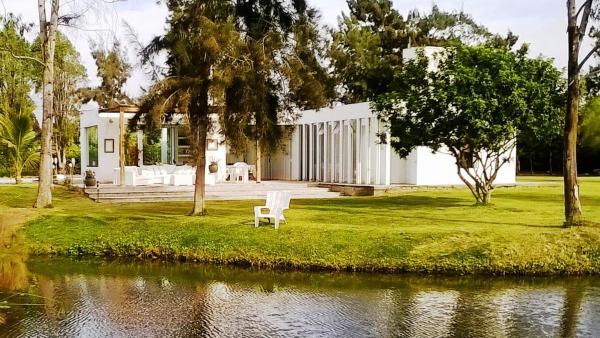 På billedet ses objektet Casa de Campo con lago en Mala beliggende i byen Azpitia.