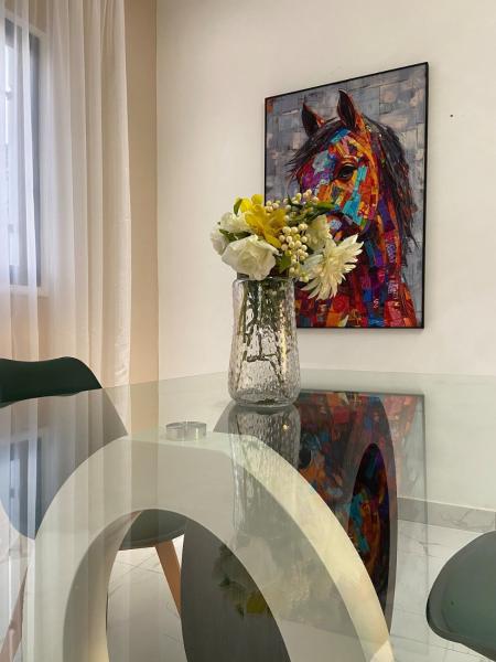 A la foto es mostra l'objecte Urban Teranga situat a la ciutat de Dakar.
