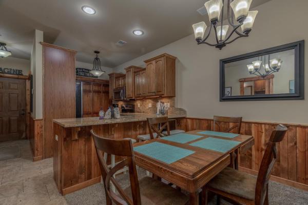 A la foto es mostra l'objecte 2BR Village At Indian Point 503 near SDC-Free Tickets Daily up to $500 situat a la ciutat de Branson.