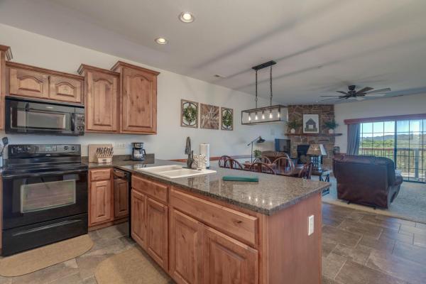 A la foto es mostra l'objecte 2BR Village At Indian Point 1707 near SDC - Free Tickets Daily up to $500 situat a la ciutat de Branson.