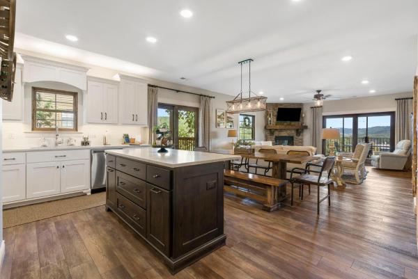A la foto es mostra l'objecte 3BR Village At Indian Point 1403 near SDC - Free Tickets Daily up to $500 situat a la ciutat de Branson.