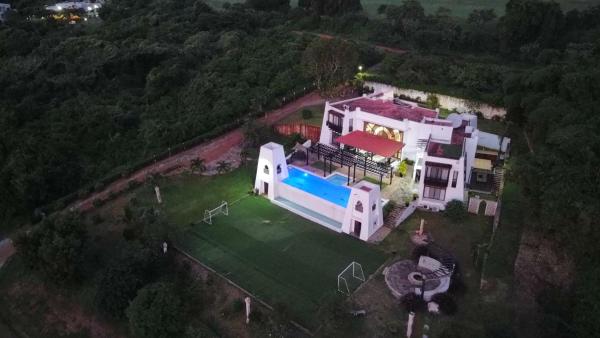 En la foto se muestra el objeto Vipingo ridge White House mansion ubicado en la ciudad de Kilifi.