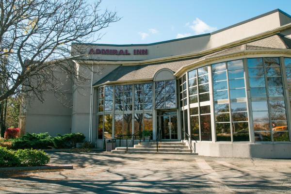 Admiral Inn Hamilton, Hamilton