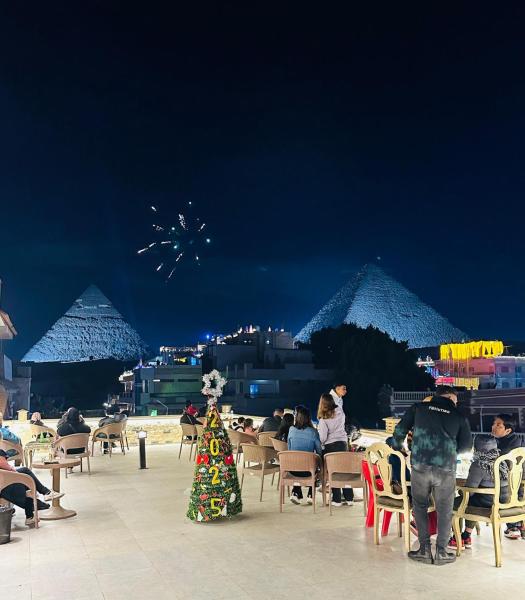 A la foto es mostra l'objecte KING ALI Pyramids View Inn situat a la ciutat de El Caire.