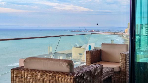 A la foto es mostra l'objecte Departamento Frente al Mar en Manta Poseidon situat a la ciutat de Manta.