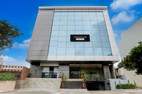 På billedet ses objektet Super Townhouse Khammam Formerly Bluemoon beliggende i byen Khammam.